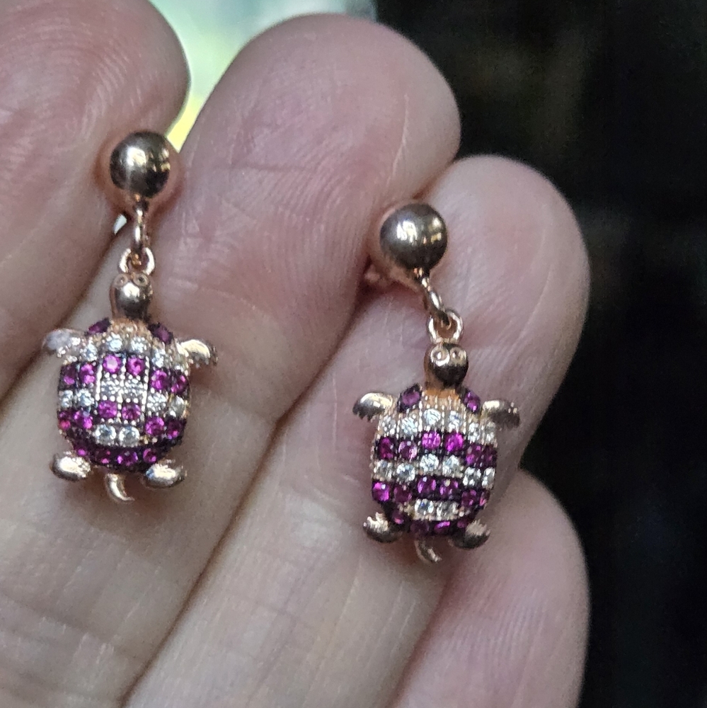 Ruby & white topaz Sterling & gold turtle earnings - Picture 4 of 13